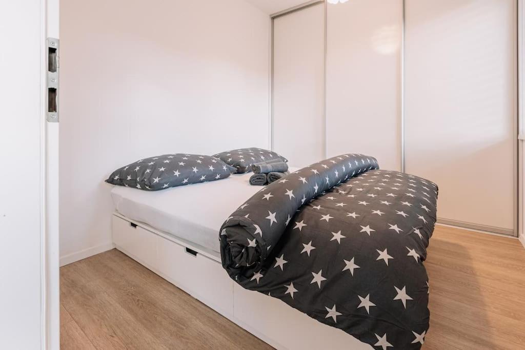 Stylish Apartment Retreat Bratislava Bagian luar foto